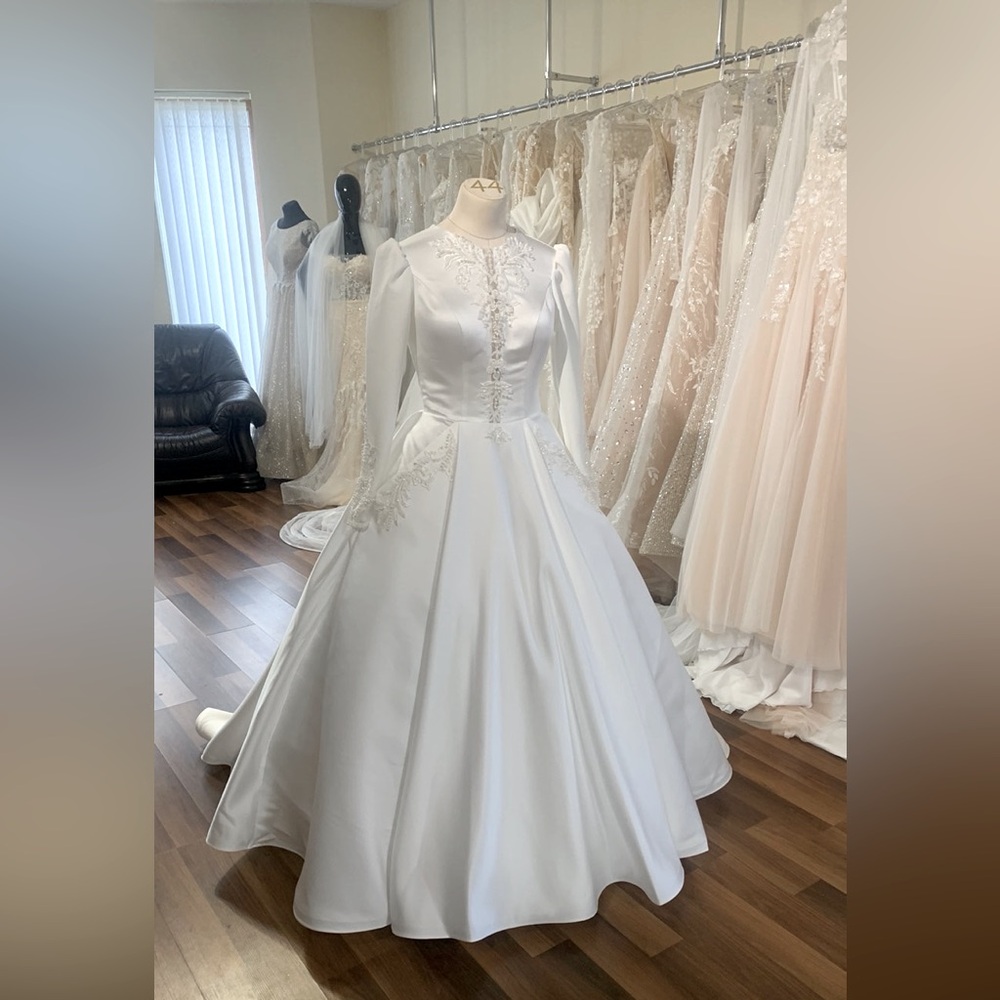 Vissaria wedding gown